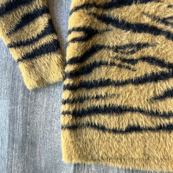 Rvca Sweater Orange Brown Wild Side Cardigan Fuzzy Sweater Size Medium - Picture 11 of 14